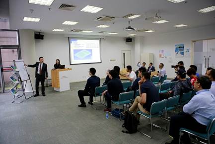 特的极致天窗工艺新葡京遇见伟巴斯(图7)