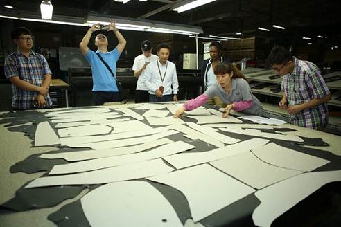 特的极致天窗工艺新葡京遇见伟巴斯(图14)