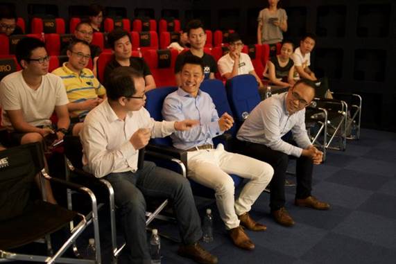 特的极致天窗工艺新葡京遇见伟巴斯(图22)