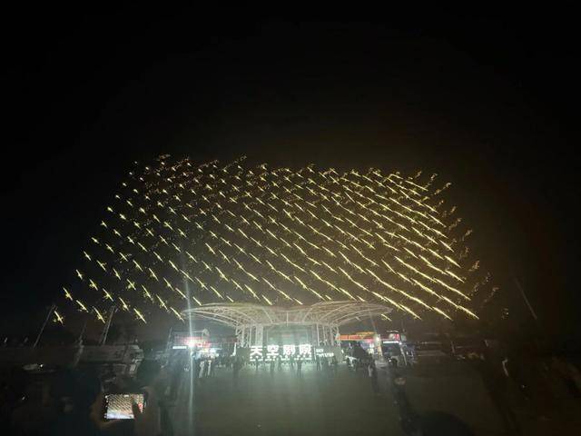 烟花“进化”到这样了 山水洲城记澳门新葡